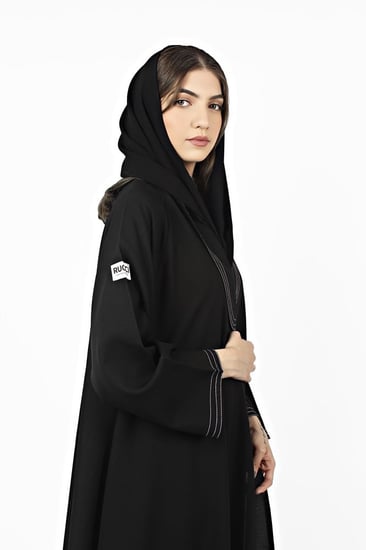 عباية كريب اندونيسي لون أسود تطريز ابيض