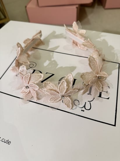 طوق الورد الوردي