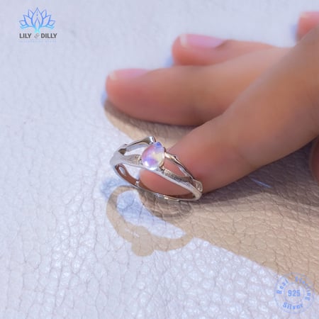 خاتم سارة -  فضة خالصة مزين بحجر القمر