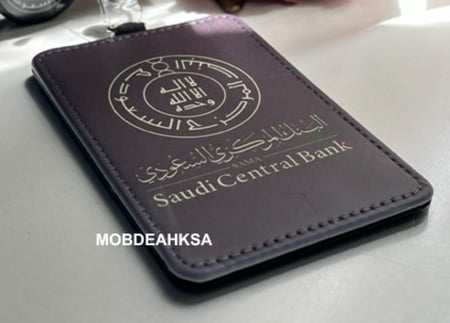 محفظة بطاقة عمل بدون التعليقة