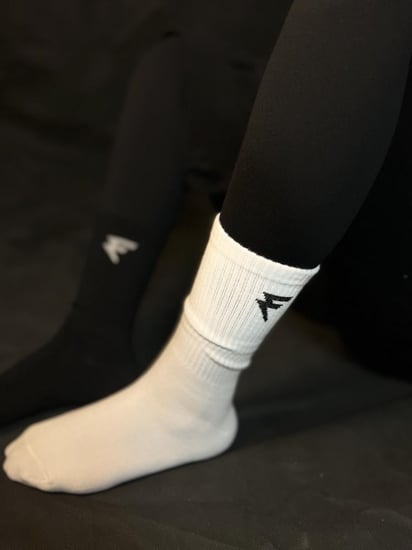 Socks - جوارب رياضية طويلة يآتي مجموعة ابيض / اسود