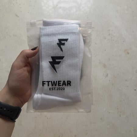 Socks - جوارب رياضية طويلة يآتي مجموعة ابيض / اسود