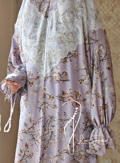 شرشف صلاة خمار منقوش موف مع دنتال فخم