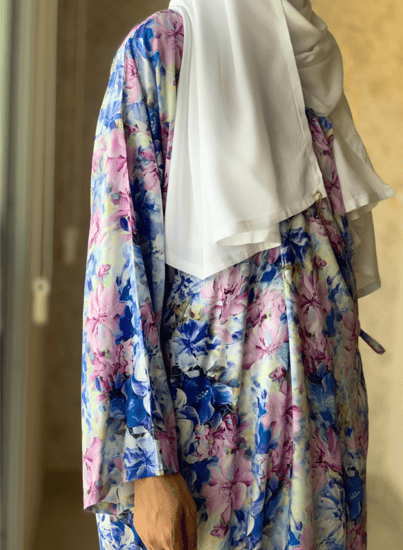 شرشف صلاة منقوش ورد ازرق وموف من لاجور