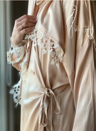 شرشف صلاة لف بيج مزين بالاويا