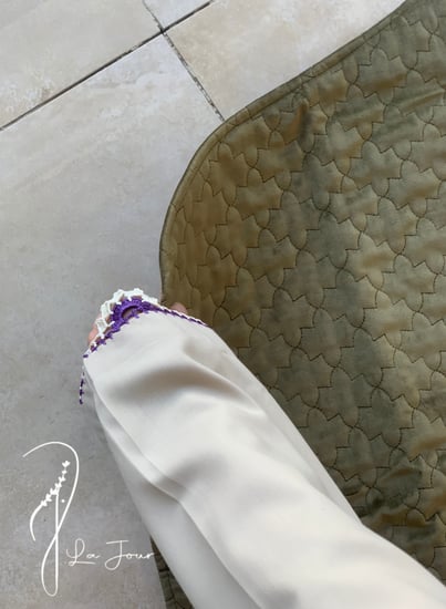 شرشف صلاة سحاب بيج  مزين بالكروشي  يدوي