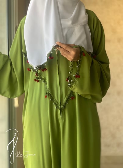 شرشف صلاة سحاب اخضر مزين بالكروشي يدوي