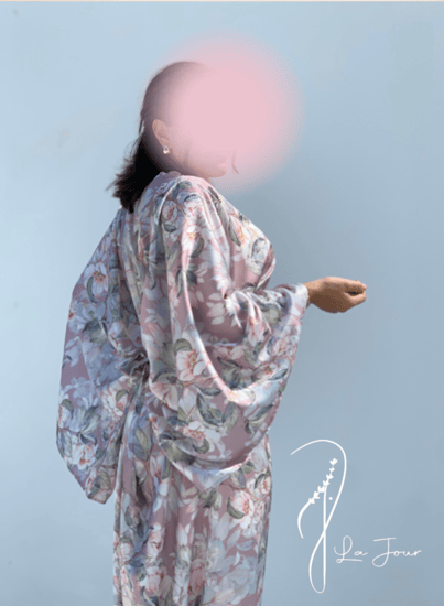 فستان حرير اخضر درابيه فري سايز يلبس بعدة طرق طوبي