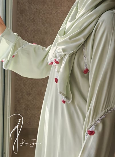 شرشف صلاة بسستة اخضر باستال كروشيه احمر يدوي فاخر