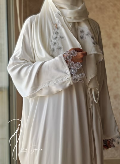 شرشف صلاة لف ابيض أويا فضي