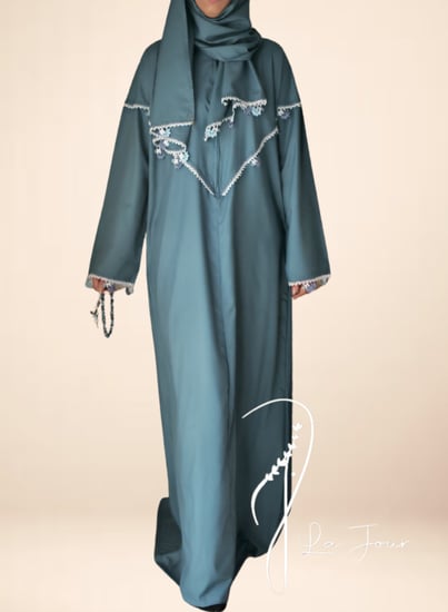 شرشف صلاة قطن سستة ازرق مزين بالكروشيه من لاجور