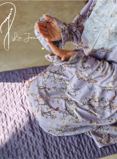 شرشف صلاة خمار منقوش موف مع دنتال فخم