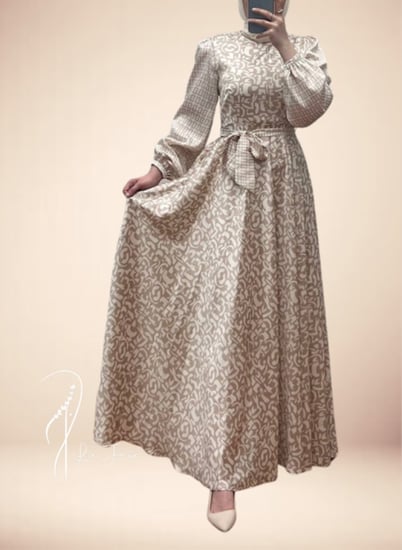 فستان حرير حزام علي الخصر