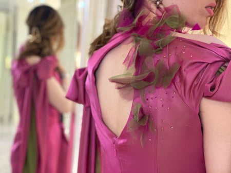 فستان فوشي مطعم بالفستقي