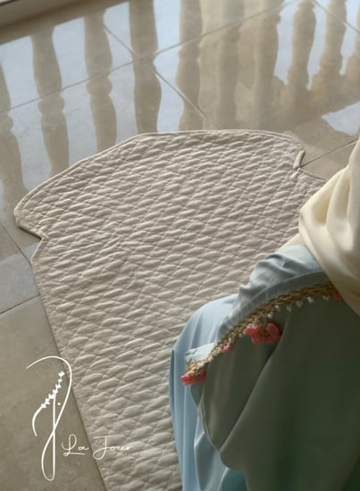 شرشف صلاة سحاب ازرق كروشيه يدوي