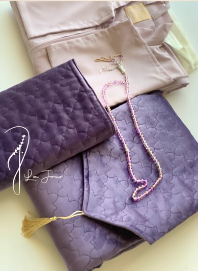 طقم شرشف صلاة موف وسجادة و سبحة