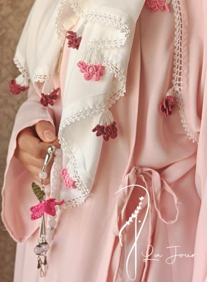 شرشف صلاة لف قطن بارد بنك باستال مزين بكروشيه من لاجور