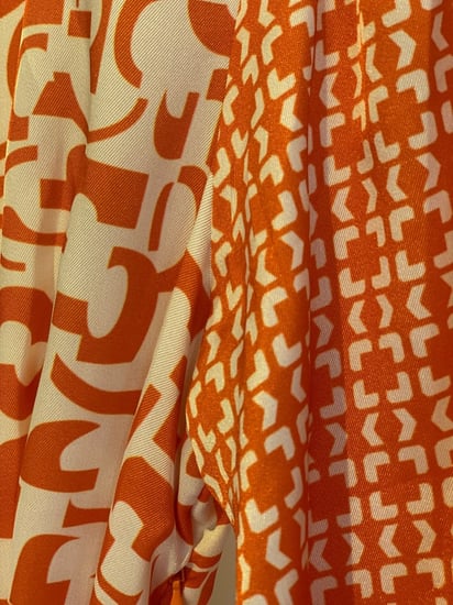 فستان حرير حزام علي الخصر