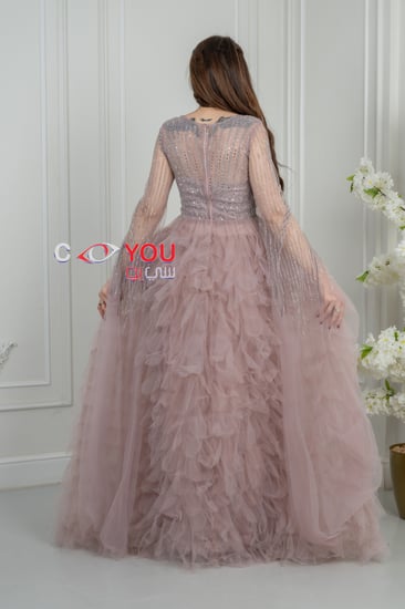 فستان سهرة "داستي روز" بتنورة كشكش غنية وصدر مطرز بالكريستال