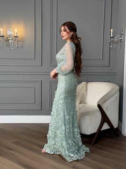 فستان أنوثة النعناع الراقي بتطريز فاخر وأكمام شفافة لمسة ملكية