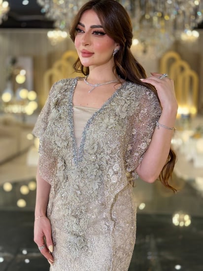 فستان سهرة شامبين بترتر لامع بكاب فاخر  تصميم فاخر يضمن لك حضوراً يخطف الأنظار