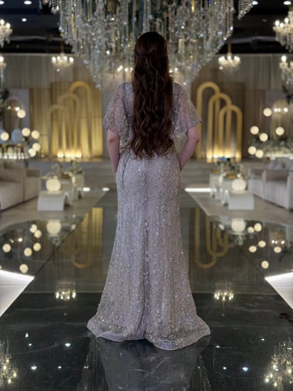 فستان سهرة شامبين بترتر لامع بكاب فاخر  تصميم فاخر يضمن لك حضوراً يخطف الأنظار