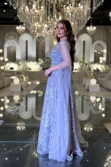 فستان سهرة ملكي لافندر لامع بأكمام تول أنيقة