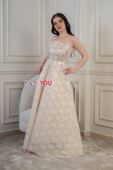 فستان سهرة ستربلس فاخر بتطريز أنيق.