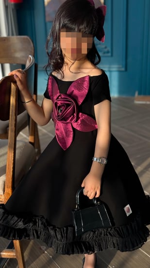 فستان الوردة بـ لون مميز