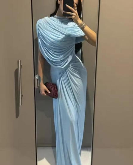 فستان بطيات ناعمه انيقه
