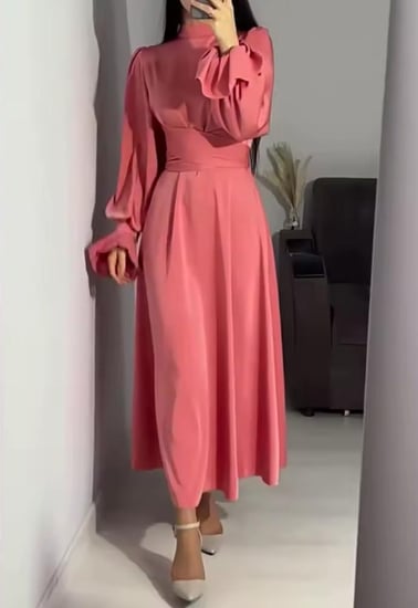 فستان ناعم بأكمام طويله مع كشكشه