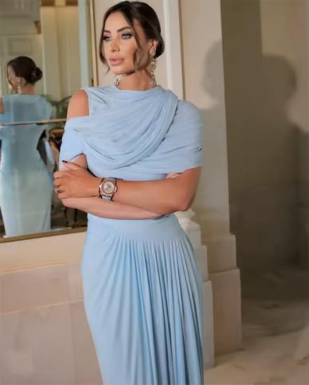 فستان بطيات ناعمه انيقه