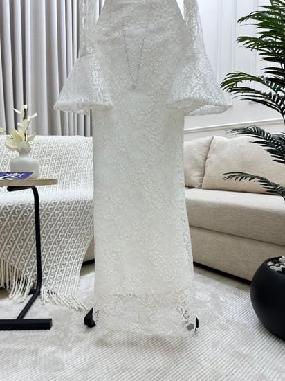 فستان ناعم دانتيل بأكمام فرنسية