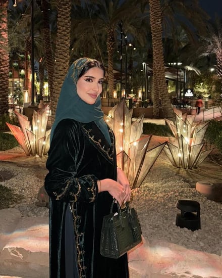 عباية نسائي لون اخضر  - عبايات العنود