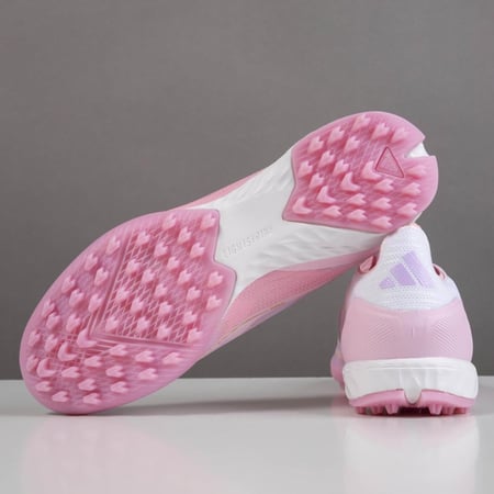 جزمة كرة قدم Adidas