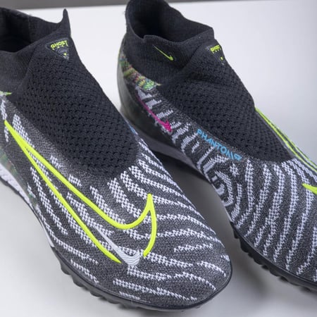 جزمة كرة قدم Nike