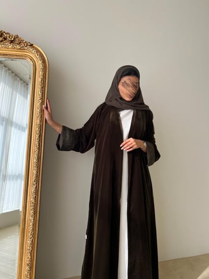 عباية مخمل كوري زيتي