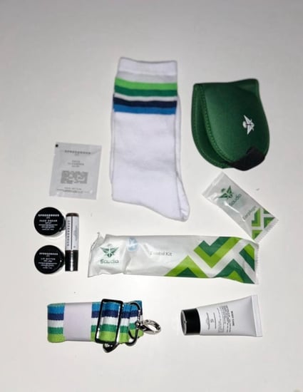 شنطة يد الخطوط السعودية