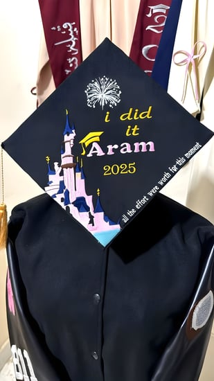 قبعات تخرج تصميم مخصص