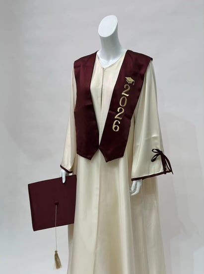 عبايات تخرج مطرزة بتصميم حسب اختيارك، ارواب تخرج عبايات تخرج