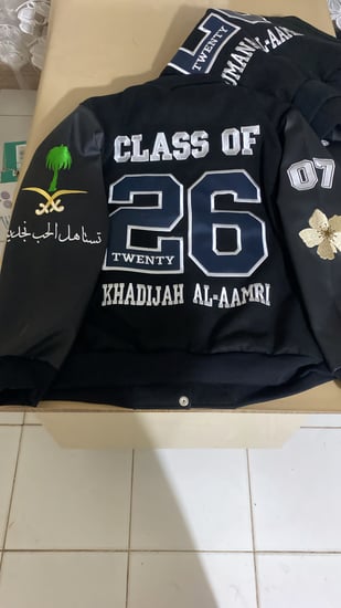 جاكيت التخرج للبنات