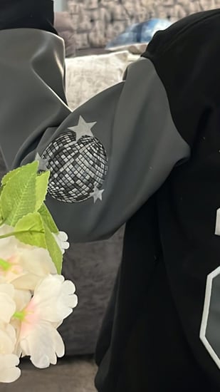 جاكيت تخرج طلب مستعجل