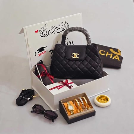 بوكس انيق هدايا تخرج نسائي شانيل شنطه طقم ساعه نظاره شمسيه فخمه