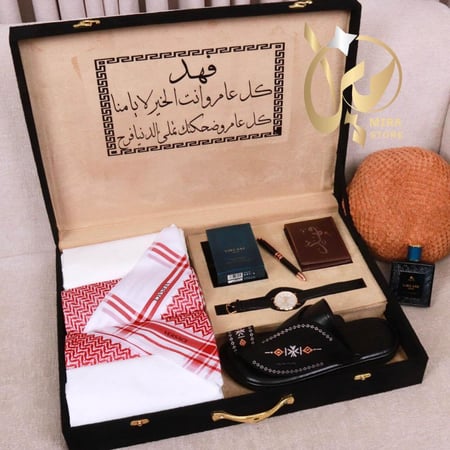 بوكس هدية العيد بوكسات هدايا فرزاتشي رجالية فخمة شماغ قماش صندل للرجال