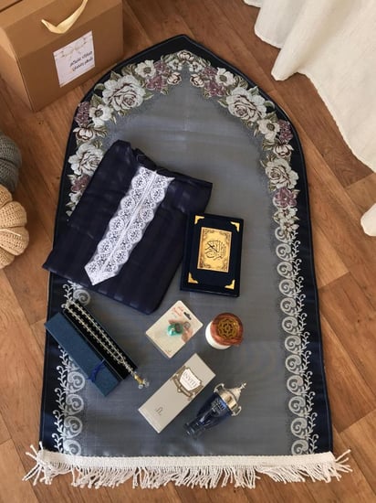 هدايا رمضان 2025 اطقم صلاة فاخرة هدية رمضانيه نسائيه سجادة مصحف شرشف