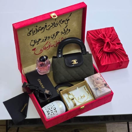 أجمل هدية للمرأة رومانسية للحبيبة شنطه يد ديور ساعة اكسسوارات للبنات