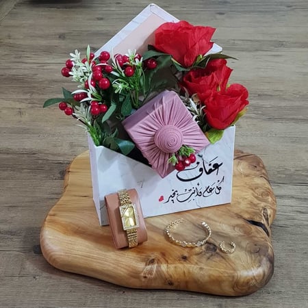بوكس هدايا نسائي بتغليف حلو وجديد