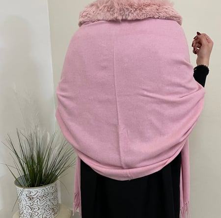 سكارف شتويه فخمه وشاح شتوي شال للشتاء بالاسم نسائي فروات نسائية فروه