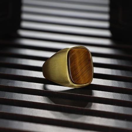 خاتم فضه راقي بحجر عقيق طبيعي عين النمر