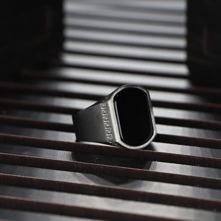 خاتم فضه راقي مرصع بحجر عقيق اسود